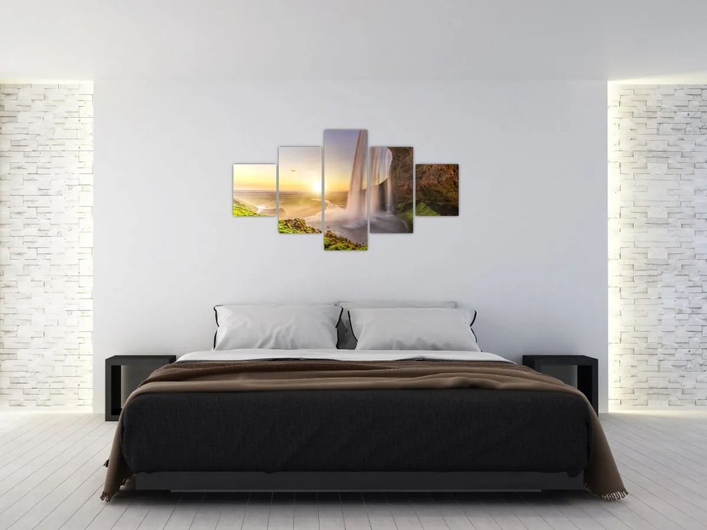 Obraz - Seljalandsfoss od tyłu jaskini (125x70 cm)