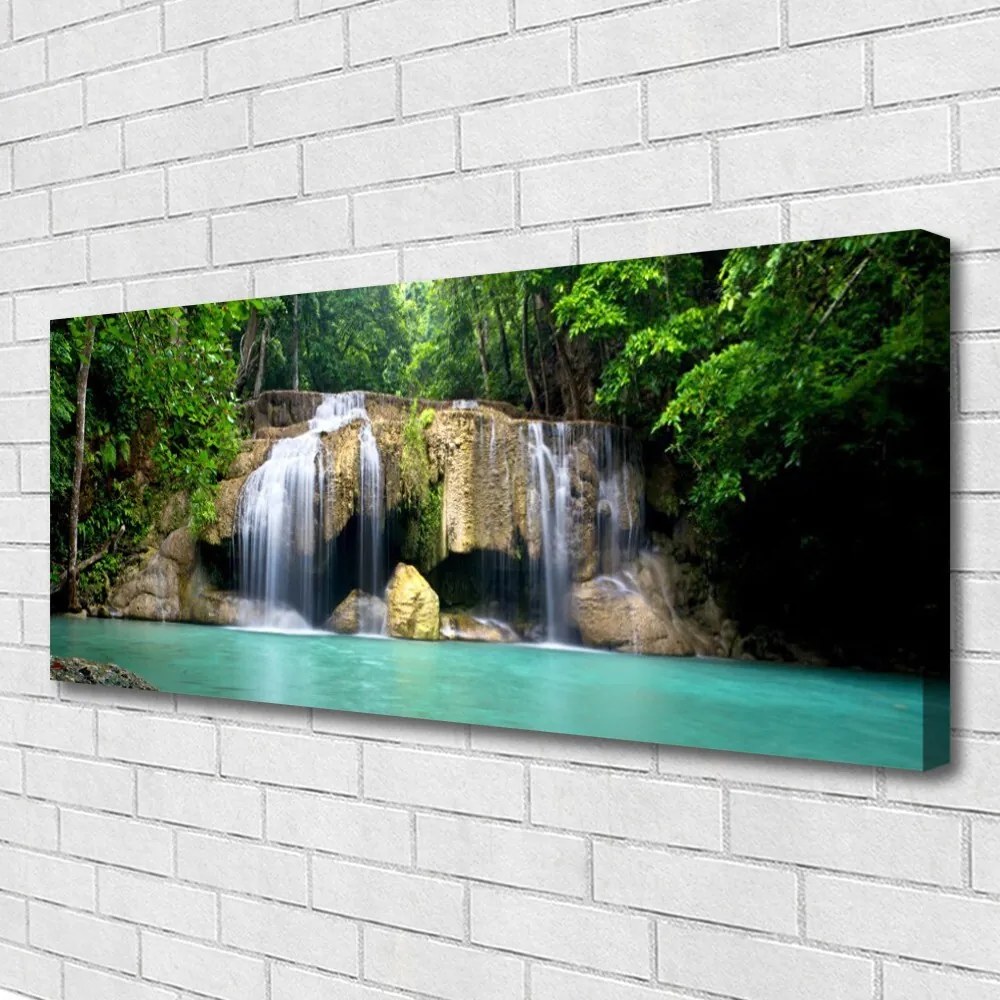 Obraz na płótnie Wodospad w Cieniu Drzew