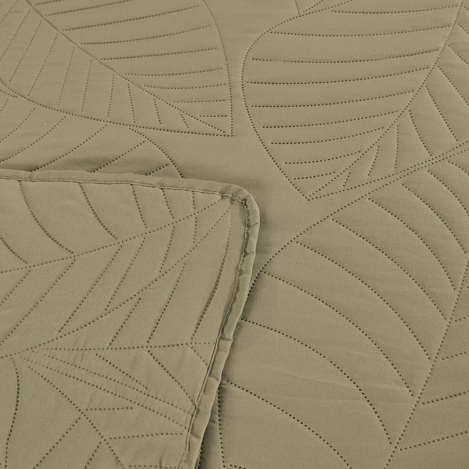 Beżowa narzuta na łóżko ze wzorem LEAVES Rozmiar: 220 x 240 cm