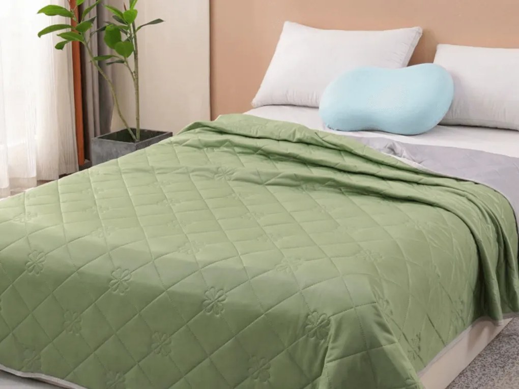 Chłodząca letnia kołdra ELARIA, zielona Rozmiar: 200 x 220 cm