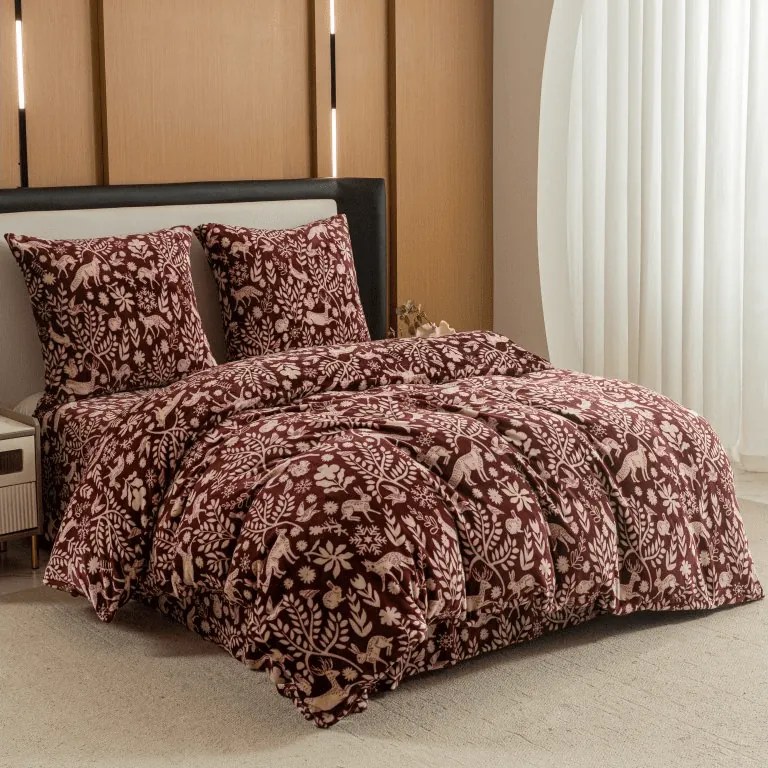 PrzytulneMieszkanie.pl PrzytulneMieszkanie.pl Pościel z mikropluszu FOREST ANIMALS bordowy Rozmiar pościeli: 2 szt 70 x 90 cm | 200 x 220 cm