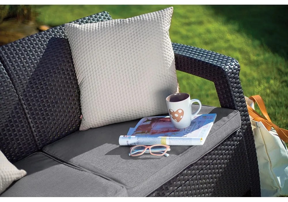 Ciemnoszara sofa ogrodowa z imitacji rattanu Corfu – Keter