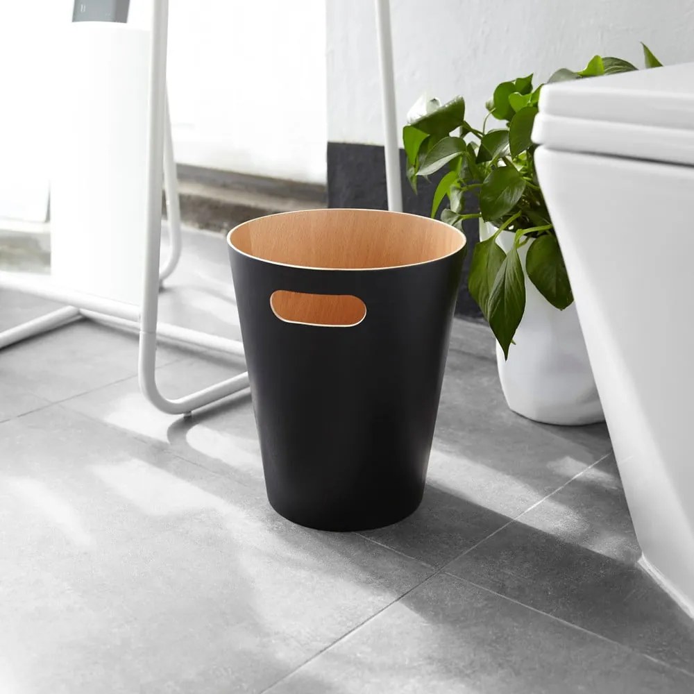 Drewniany kosz na śmieci 7,5 l Woodrow – Umbra