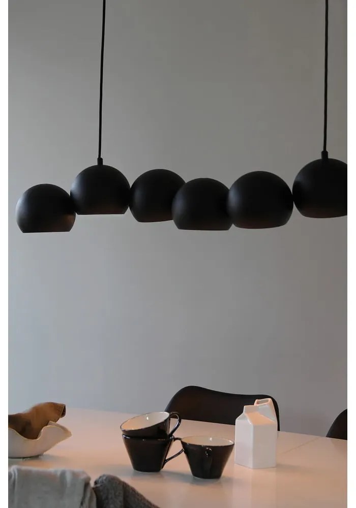 Czarna lampa wisząca z metalowym kloszem Cupolo – Markslöjd
