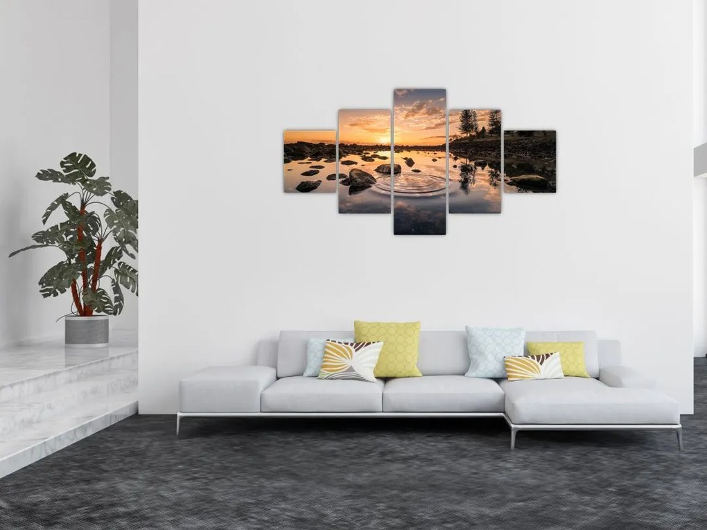 Obraz powierzchni wody o zachodzie słońca (125x70 cm)