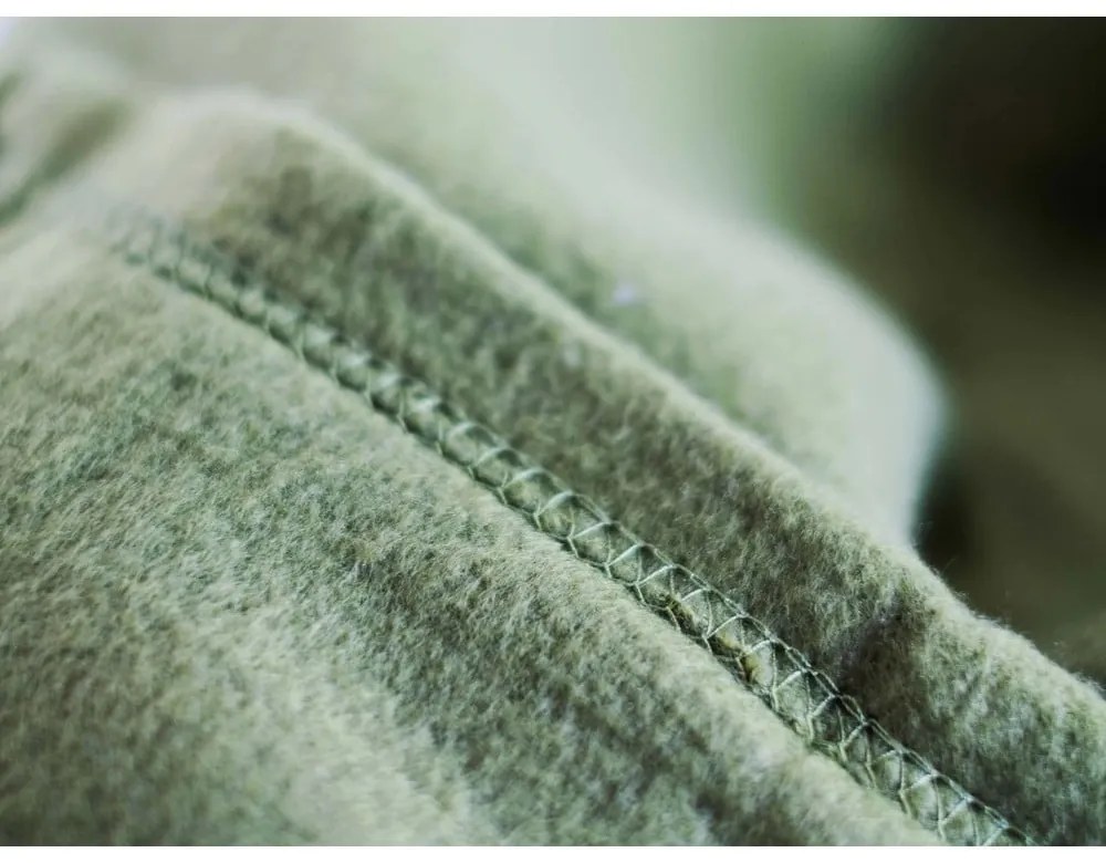 Oliwkowy koc polarowy 200x150 cm – JAHU collections