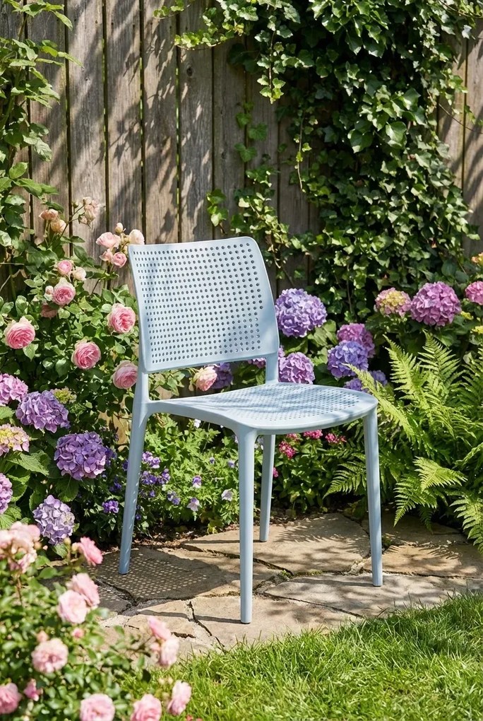 Jasnoniebieskie ażurowe krzesło ogrodowe E4-P05