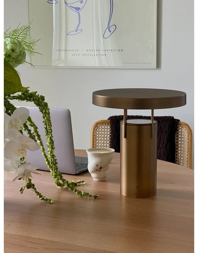 Lampa stołowa LED ze ściemniaczem w kolorze brązu z metalowym kloszem (wysokość 28 cm) BringMe – Hübsch