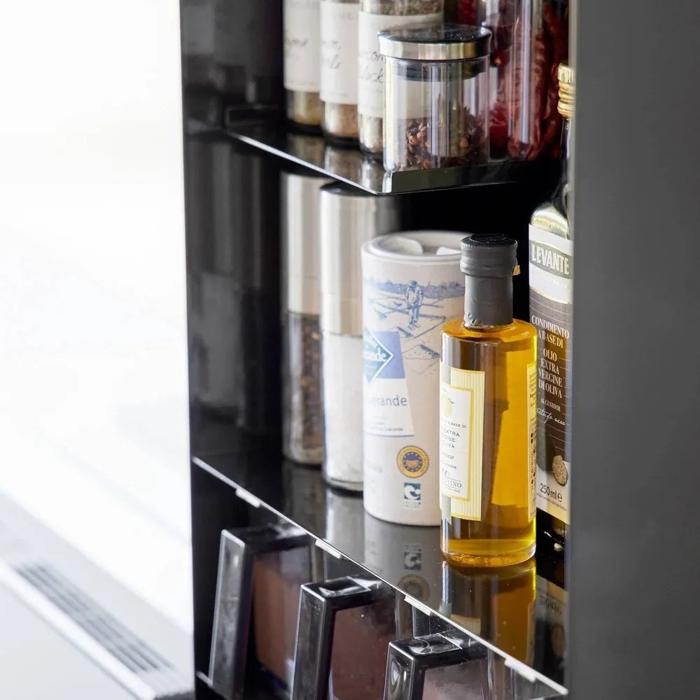 Metalowy organizer na przyprawy Tower – YAMAZAKI
