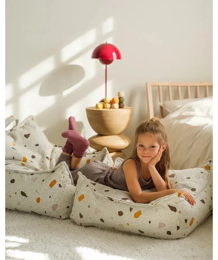 Biały dziecięcy worek do siedzenia z materiału bouclé/z tkaniny szenilowej Terrazzo Chair – Wigiwama