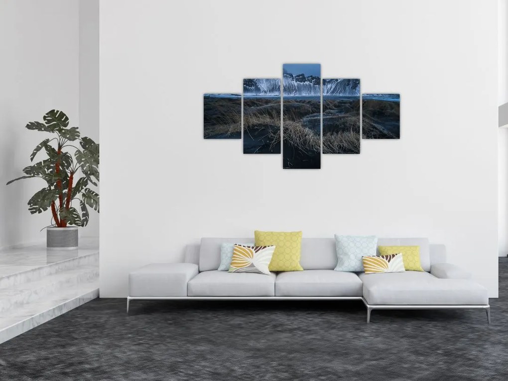 Obraz z widokiem na islandzkie szczyty (125x70 cm)