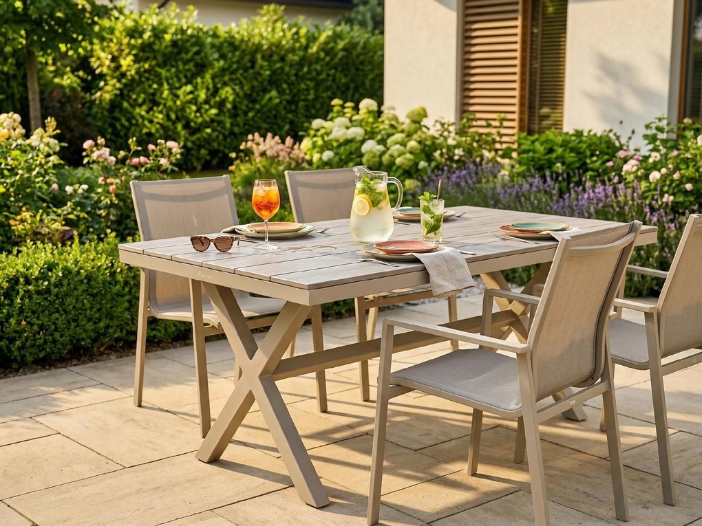 Stół ogrodowy aluminiowy beżowy 150x90x75 cm trwały blat kompozyt drewniany