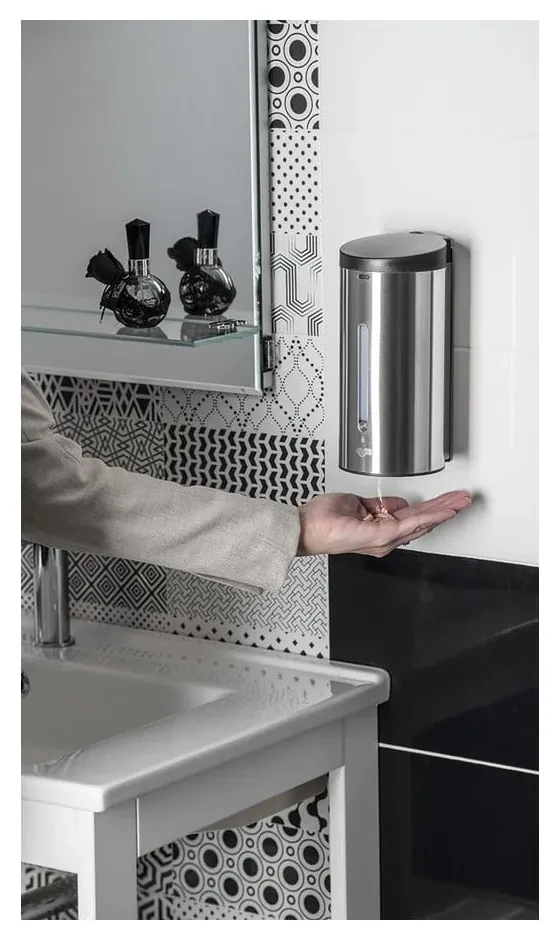 Automatyczny dozownik do mydła ze stali nierdzewnej w kolorze matowego srebra 650 ml – Sapho
