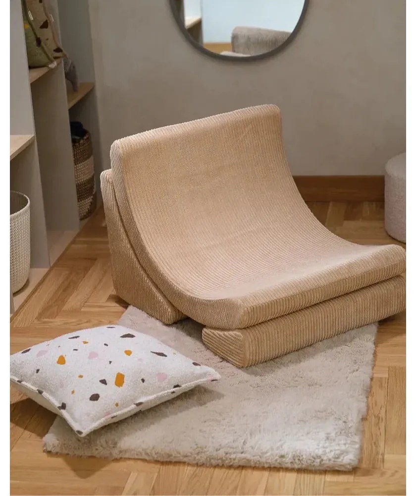 Kremowa poduszka na sofę dziecięcą z materiału bouclé/z tkaniny szenilowej Terrazzo Block – Wigiwama