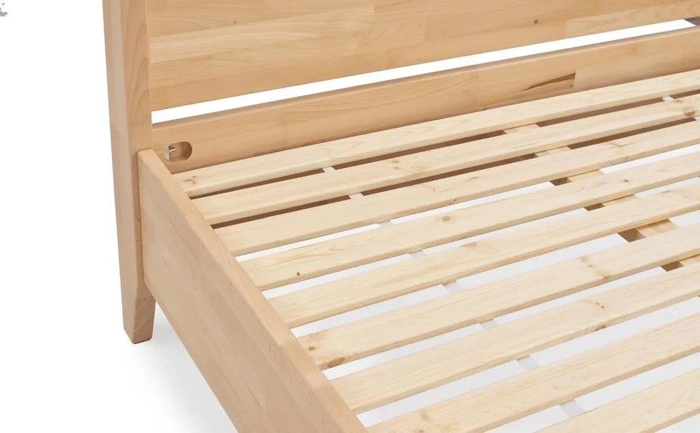 Bukowe łóżko sypialniane ze stelażem na baldachim Canopy