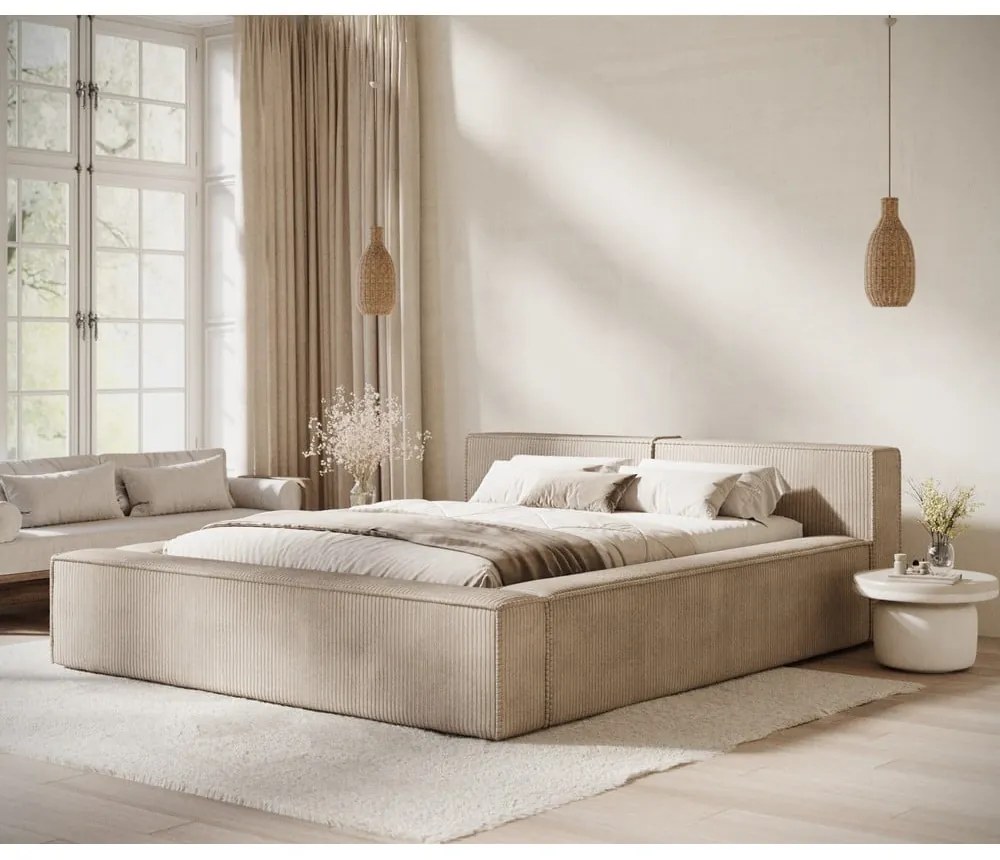 Beżowe tapicerowane łóżko dwuosobowe ze schowkiem ze stelażem 140x200 cm Voliera – Maison de Rêve