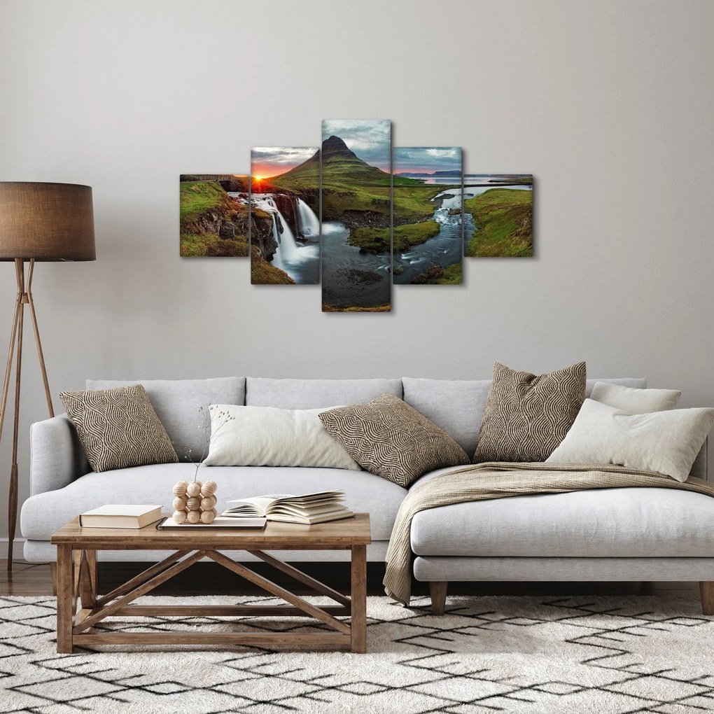 Obraz - Kirkjufell o zachodzie słońca (125x70 cm)