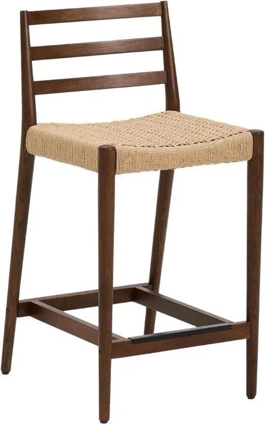 Brązowo-naturalny hoker z litego drewna dębowego (wysokość siedziska 65 cm) Analy – Kave Home