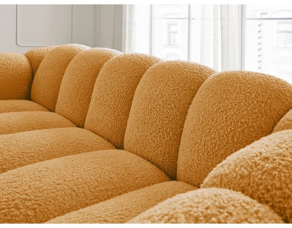 Musztardowa sofa z materiału bouclé 232 cm Hippolyte – Bobochic Paris