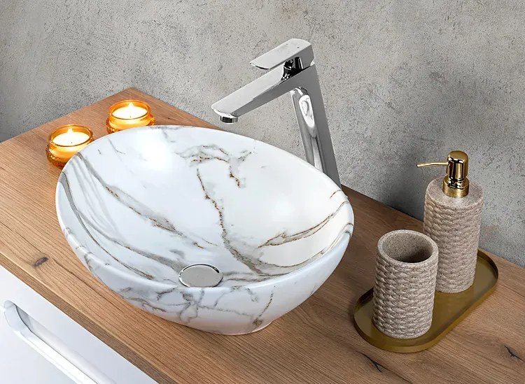 Biała okrągła umywalka ceramiczna z motywem marmuru - Afri