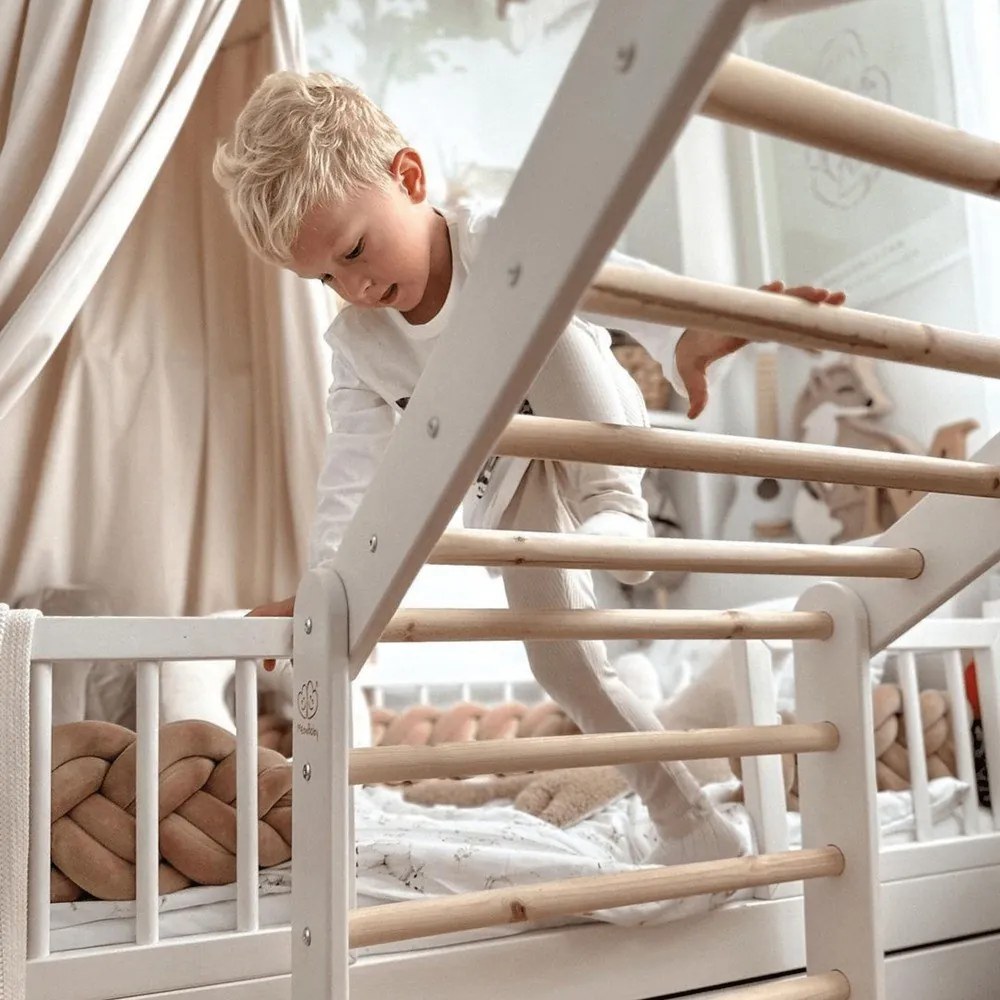 Różowo-naturalna drabinka pikler z litego drewna sosnowego 112x61x94 cm Montessori – Meowbaby