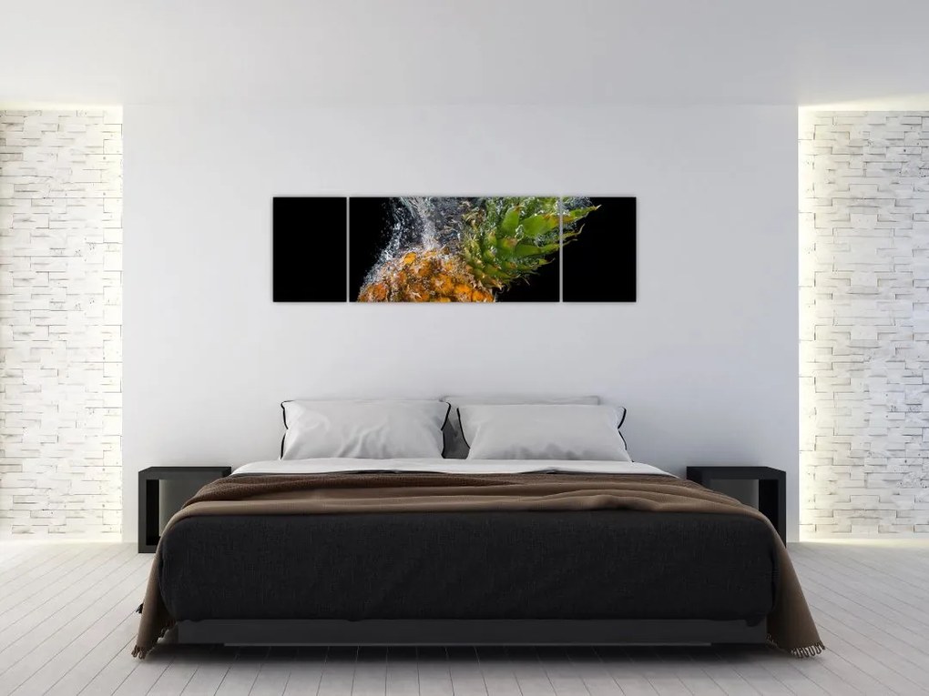 Obraz ananasa w wodzie (170x50 cm)
