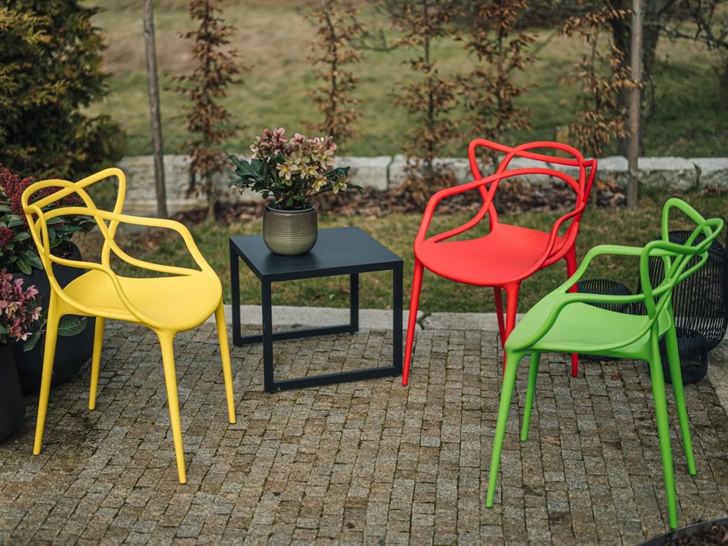 Zestaw 4 czerwonych plastikowych krzeseł KATO