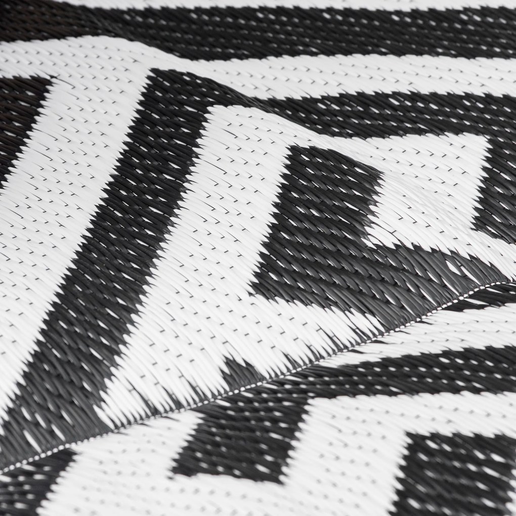 Outsunny Dywan Zewnętrzny Wodoodporny z Plastiku 152x243cm Wzór Czarno-Biały Stylowy i Praktyczny | Aosom PL