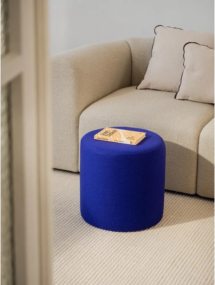 Niebieski wełniany puf Folk – noo.ma