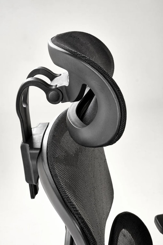 Fotel biurowy z regulacjami Macar Halmar, zgodny z normą BHP