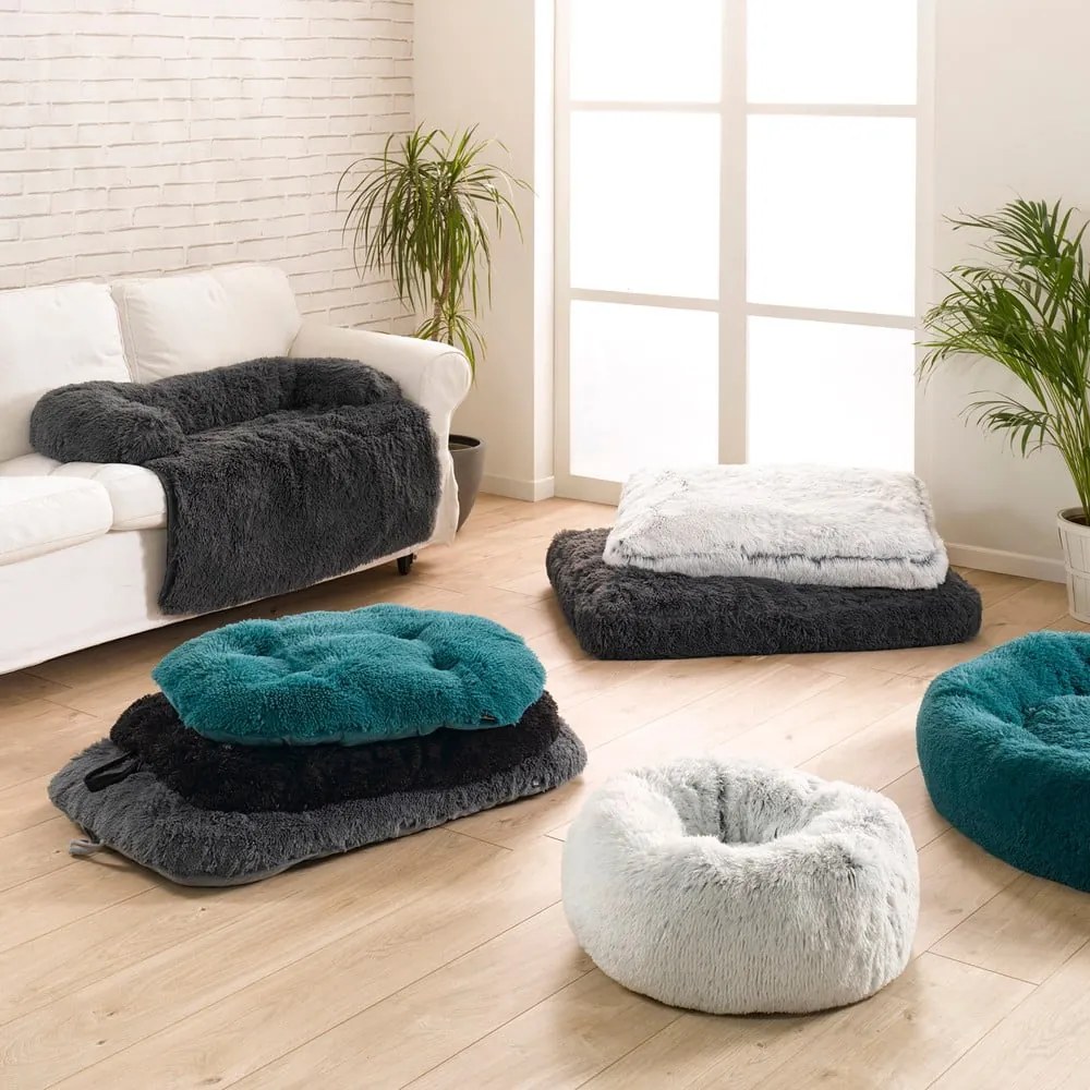 Białe legowisko dla psów 80x60 cm Fluffy Heather – Love Story