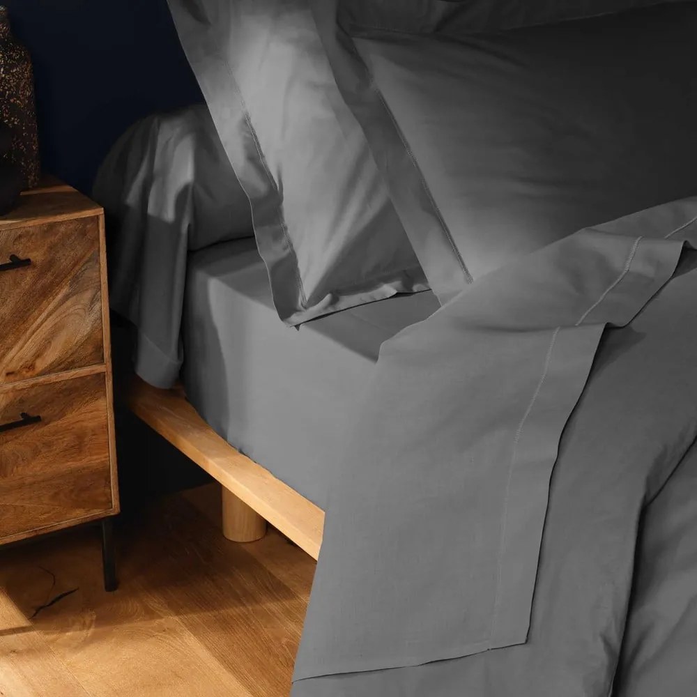 Antracytowe bawełniane prześcieradło z gumką 160x200 cm Lina – douceur d'intérieur