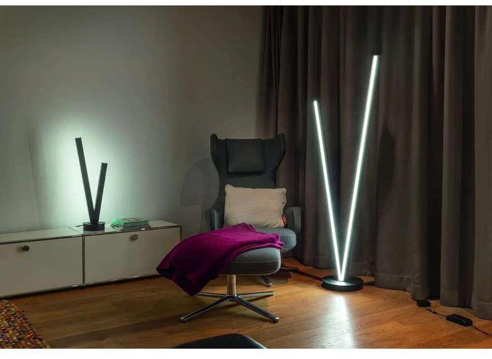Czarna lampa stołowa LED ze sterowaniem głosowym/mobilną aplikacją i metalowym kloszem (wysokość 67,5 cm) Cicanto – CINQUE