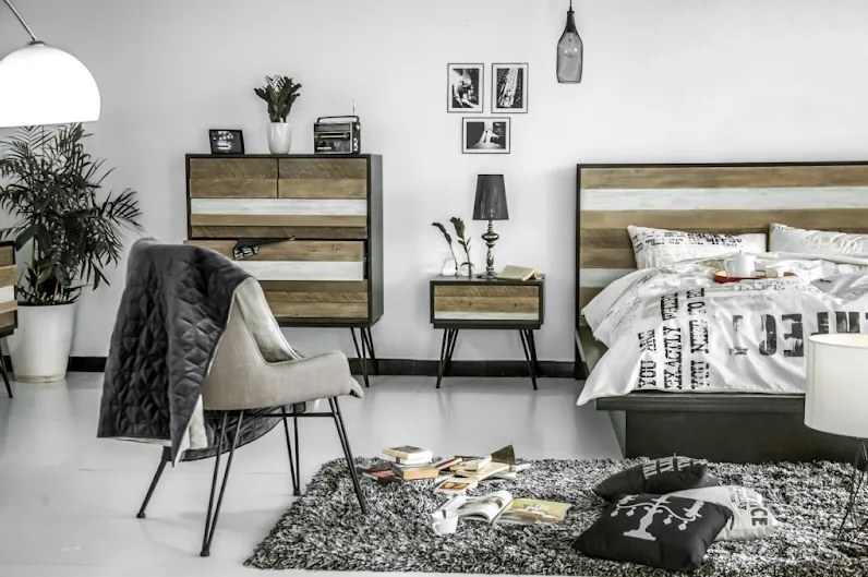 Łóżko sypialniane z drewnianym zagłówkiem Adesso Q01 140 cm