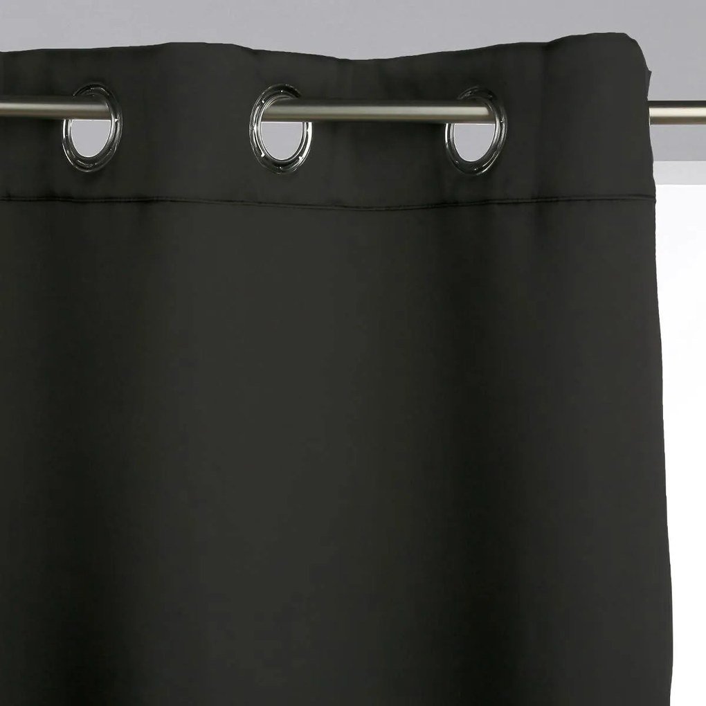 Zasłona zaciemniająca na przelotkach 135 x 240 cm, 2 sztuki w komplecie