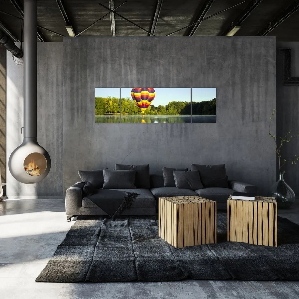 Obraz balonu na ogrzane powietrze nad jeziorem (170x50 cm)