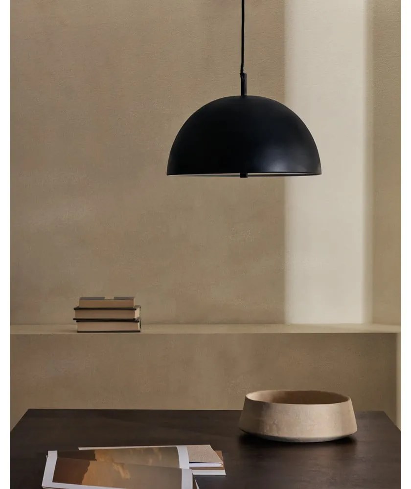 Czarna lampa wisząca z metalowym kloszem ø 39,5 cm Catlar – Kave Home
