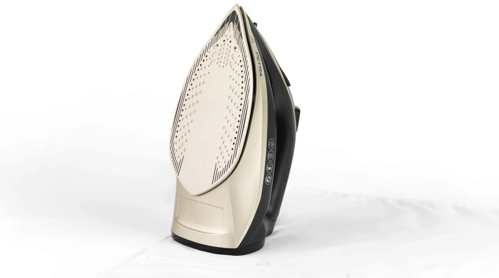 Żelazko parowe 2200 W PETRA, 100 g/min, 230 ml