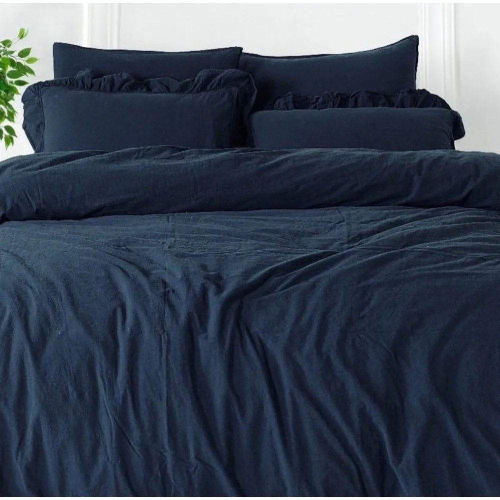 Ciemnoniebieska pościel dwuosobowa z bawełny renforcé 240x220 cm Ruffle Striped – Mila Home Luxury