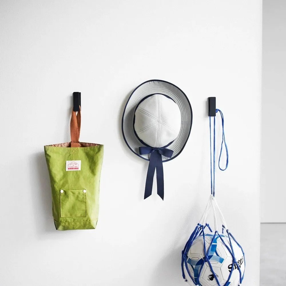 Czarne ścienne metalowe haczyki zestaw 3 szt. Tower – YAMAZAKI