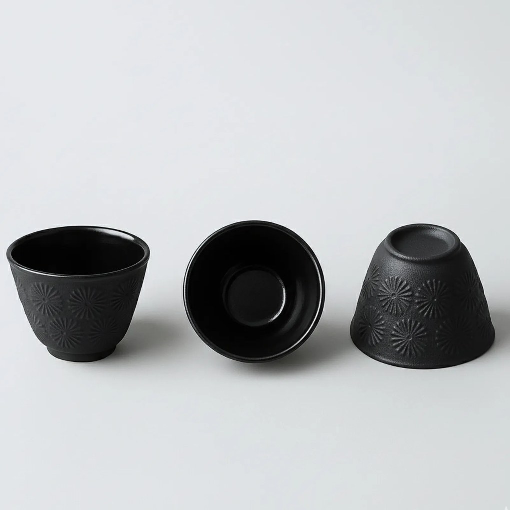 Dzbanek żeliwny z czarkami i podstawką KOGA, 1200 ml