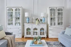 Regał na książki biały, przeszklony, 2 drzwi, 3 szuflady, Alexandra. Witryna 2 drzwiowa do salonu. Meble w stylu angielskim Victoria.
