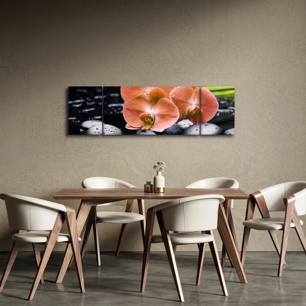 Obraz - Pomarańczowa orchidea z liśćmi palmy (170x50 cm)