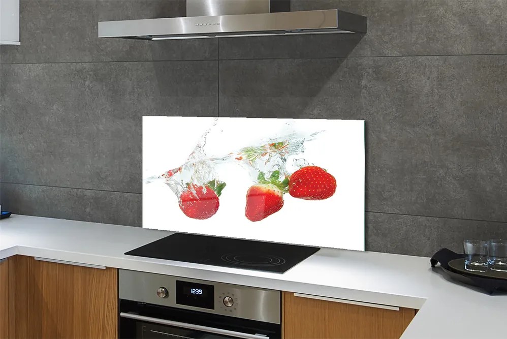 Szkło do Kuchni na Ścianę Truskawki w Wodzie na Białym Tle
