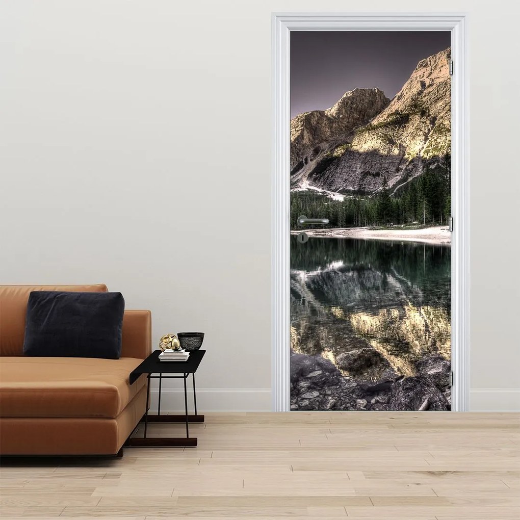 Fototapeta na drzwi - Jezioro w górach (95x205cm)