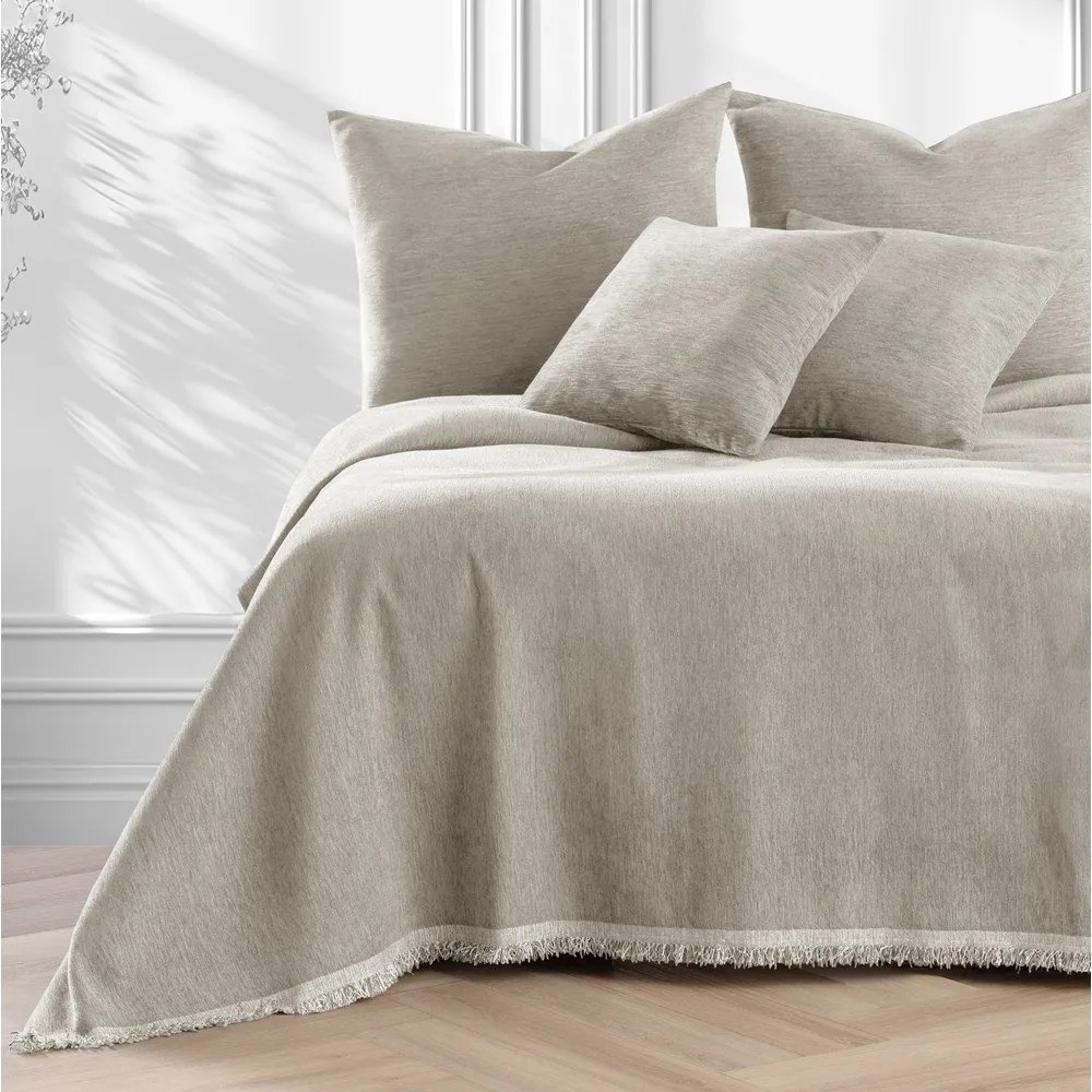 Beżowa narzuta z szenilu 220x240 cm Talo – Filumi