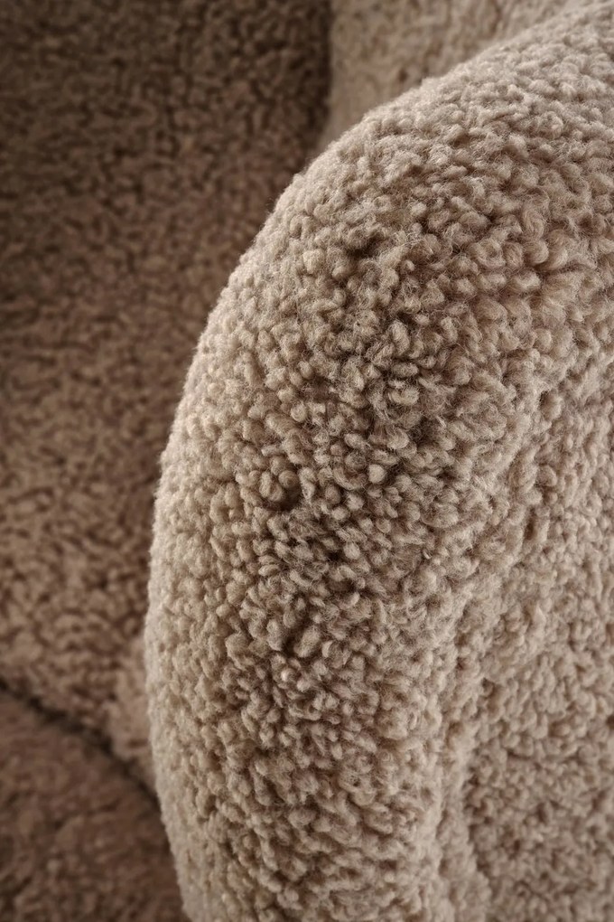 Fotel tapicerowany tkaniną typu baranek Mocca Halmar