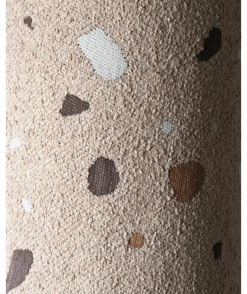 Jasnobrązowa poduszka na sofę dziecięcą z materiału bouclé/z tkaniny szenilowej Terrazzo Bolster – Wigiwama