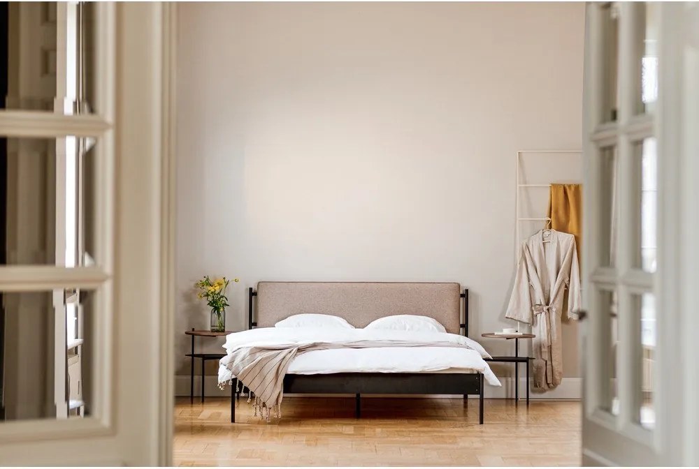 Czarne stalowe tapicerowane łóżko dwuosobowe ze stelażem 200x200 cm Eton Basic – noo.ma