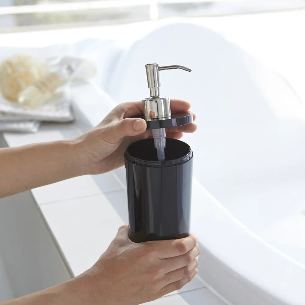 Czarny plastikowy dozownik do mydła 500 ml Round – YAMAZAKI